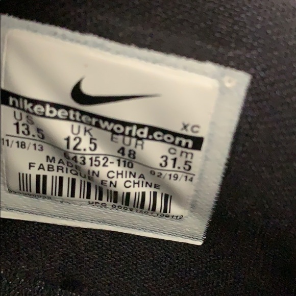 Black and white nike Vaper speed cleats. - Picture 2 of 3